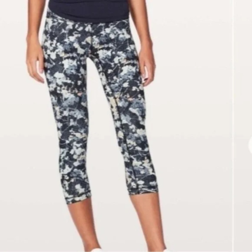 Lululemon Wunder Under Hi-Rise Crop Leggings spring bloom multi color Size 2